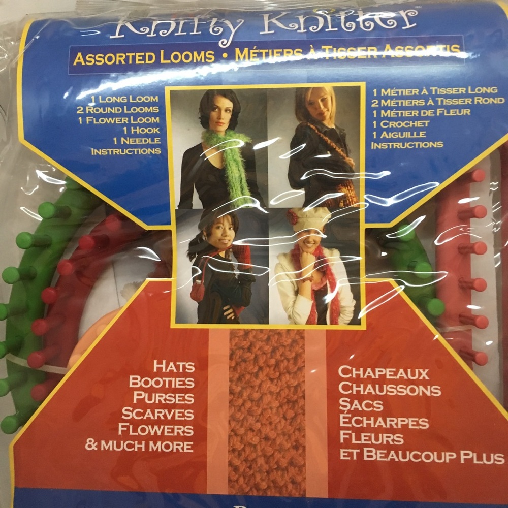 - Knifty Knitter loom set • rare. Loom Knit Hats, Scarves, Blankets